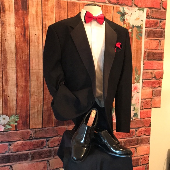 Cricketeer Tuxedo Coat - Picture 9 of 17